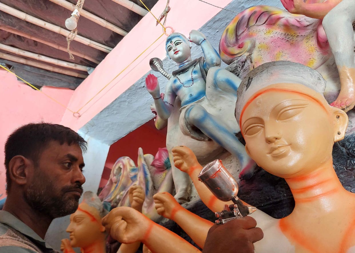 Eco friendly idols will be decorated in Durga Puja pandals