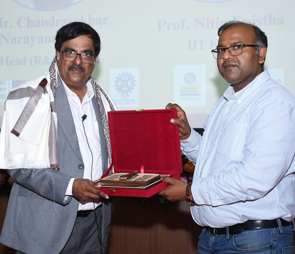Researchers should play leading role in bio and hydrogen energy