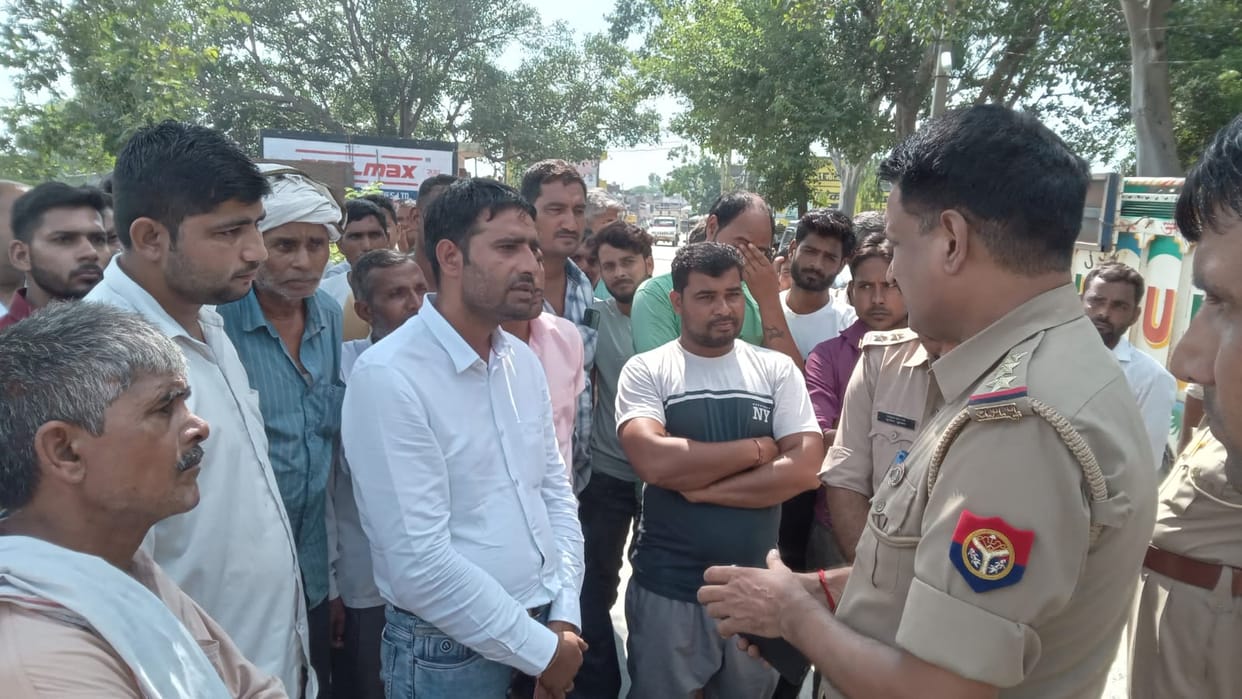Villagers surrounded the police station due to indecency with the young man
