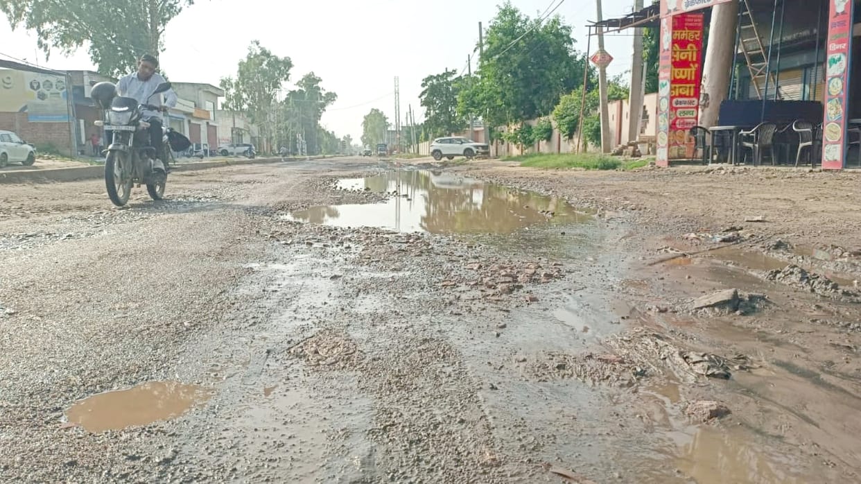 Public upset due to broken roads in Safidon