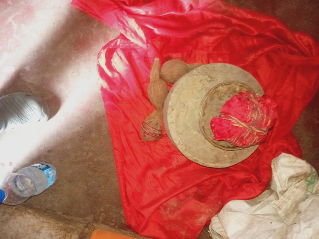 Tantrik defrauded a young man of Rs 10 lakh who was trying to extract buried money.