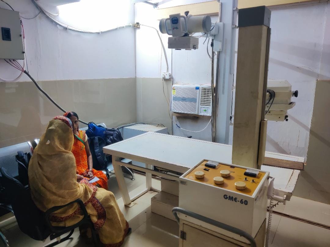 Manual X-ray machine broken since last one week