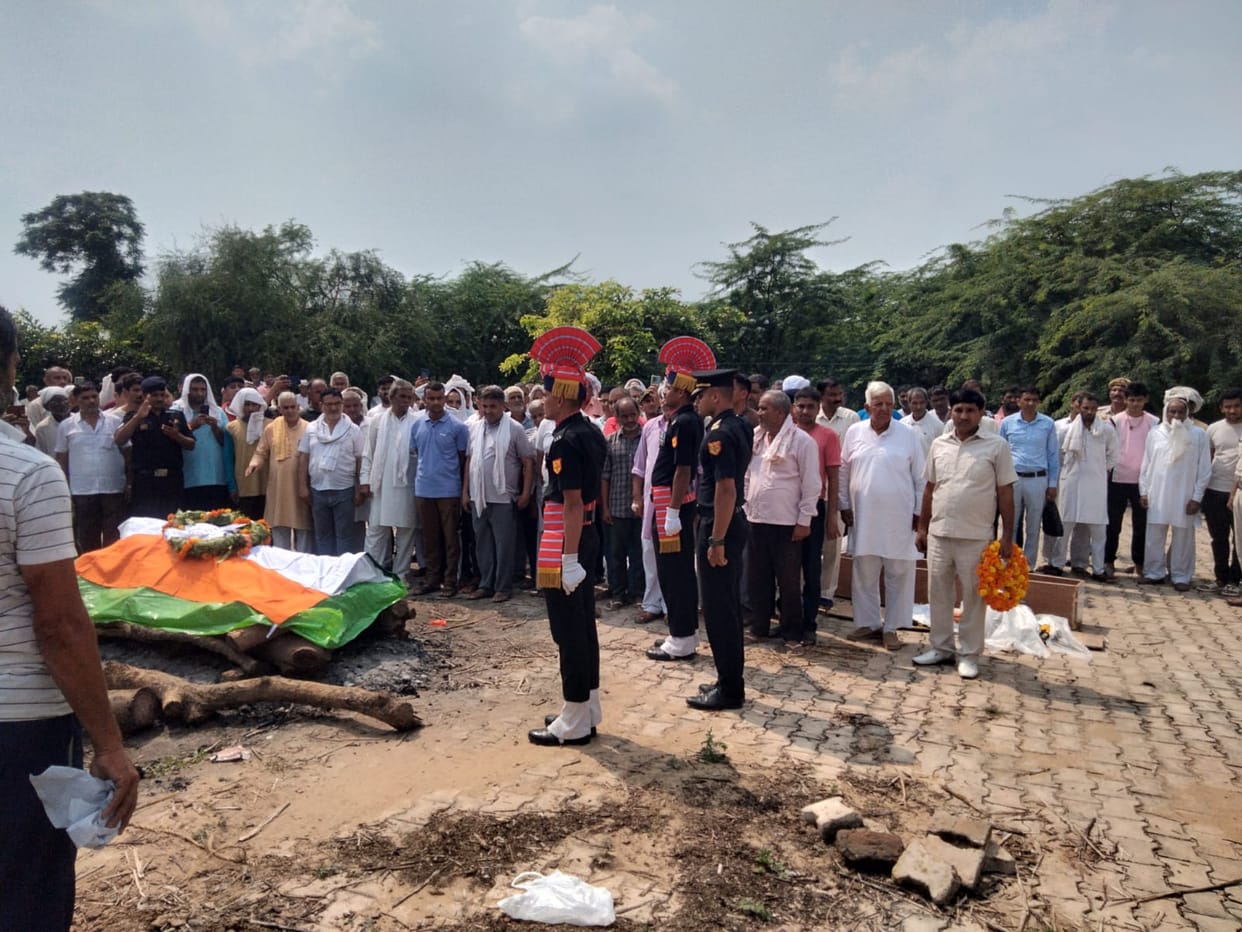 hawaldar suresh sharma cremated