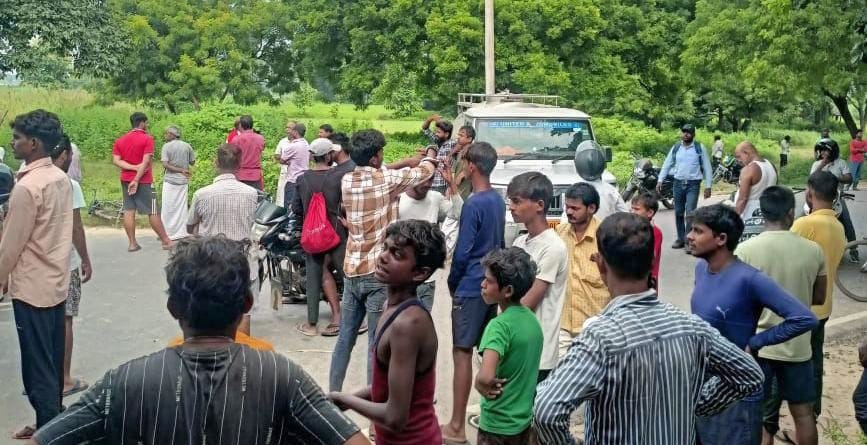 Student dies in accident, angry villagers create ruckus