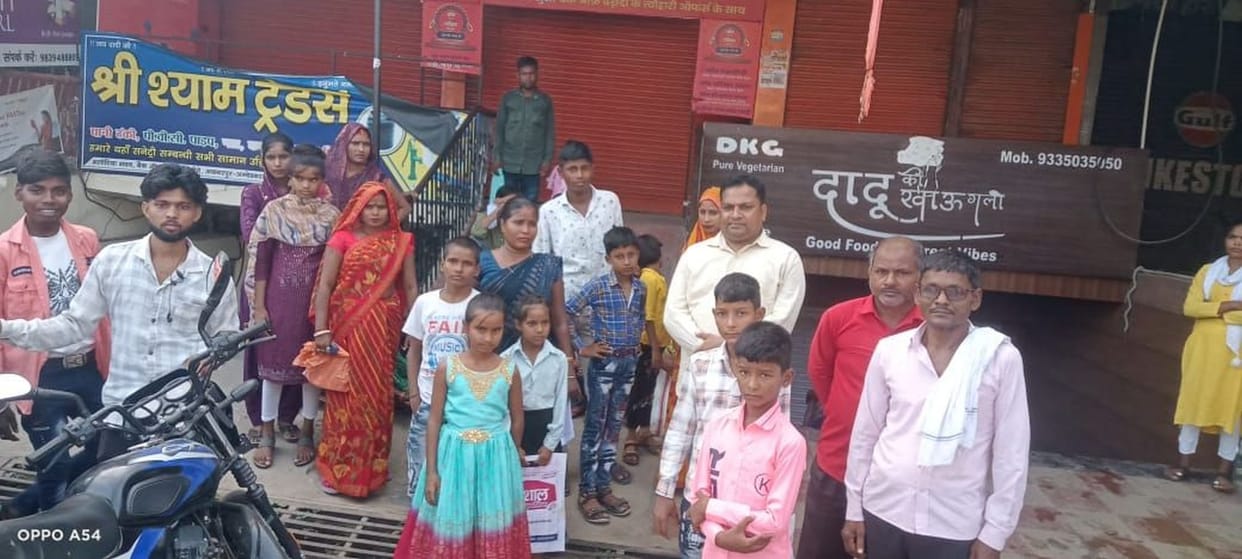 People stand in queue since dawn but still their Aadhar card is not being made