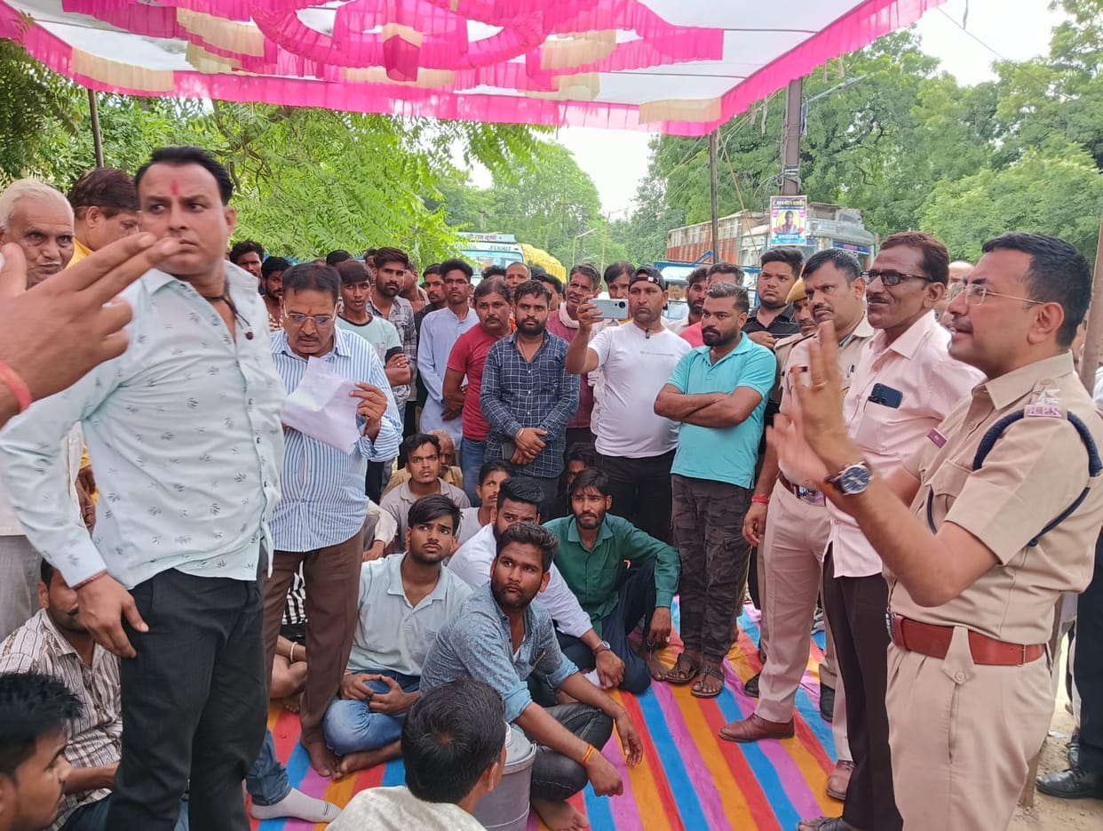 Bundi News : Angry people closed the market and took out a procession over the kidnapping of a minor