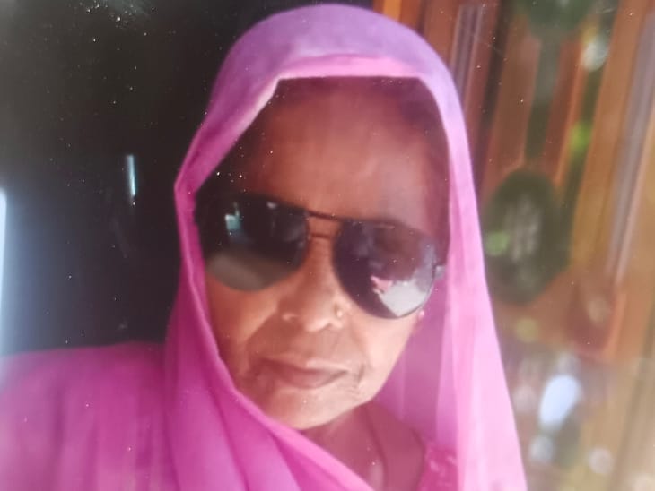 Chandana of Sitapur was killed after being hit by a train