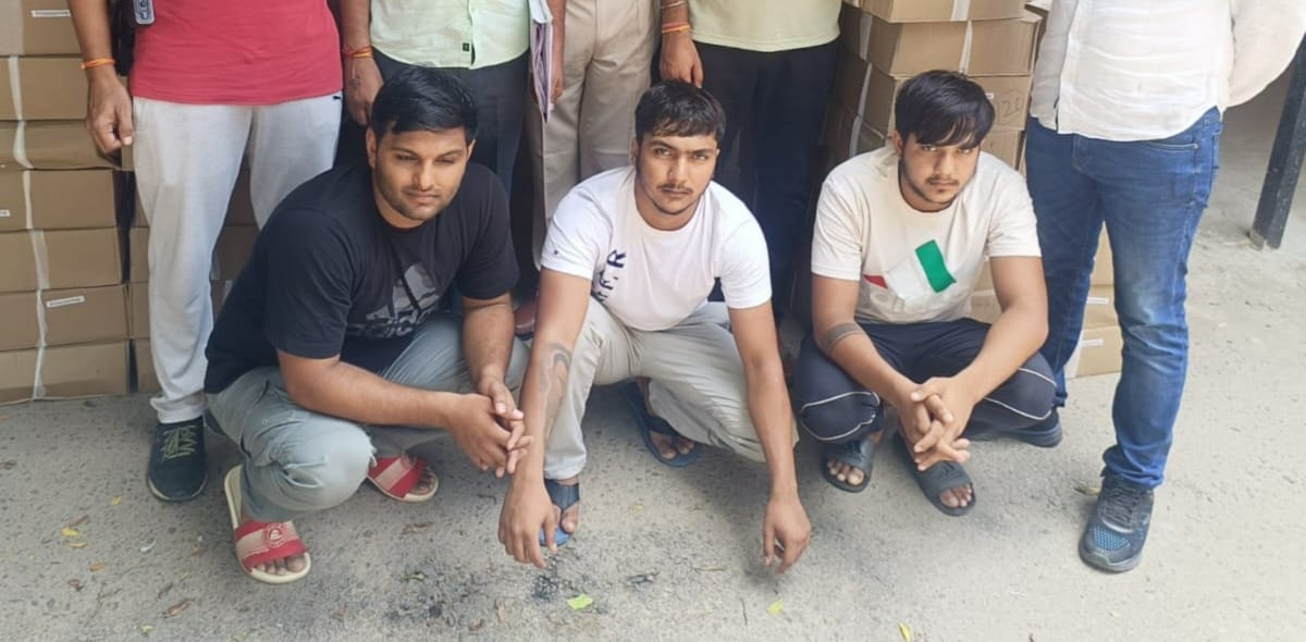 3 arrested with Desi, English liquor and beer