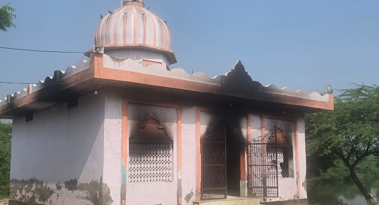 Miscreants set the temple on fire, villagers protested and complained to the police