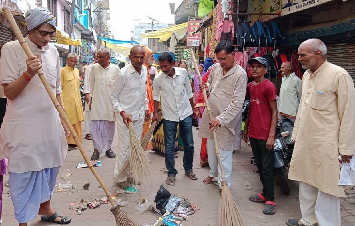 Clean environment purifies body and mind.