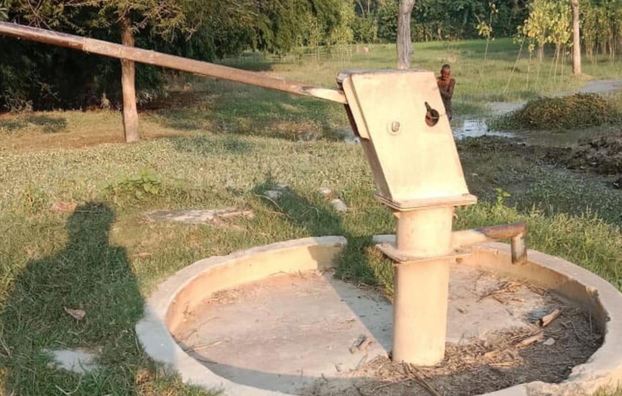 All government hand pumps lying broken in Patrahiya