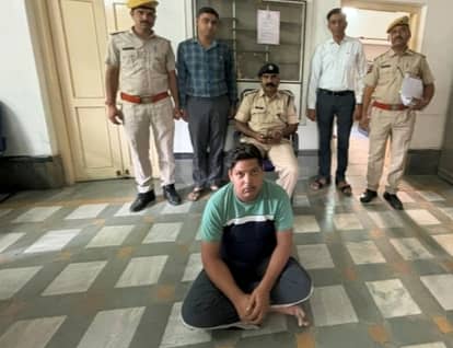 Wanted accused arrested in online fraud case on Facebook in sirohi