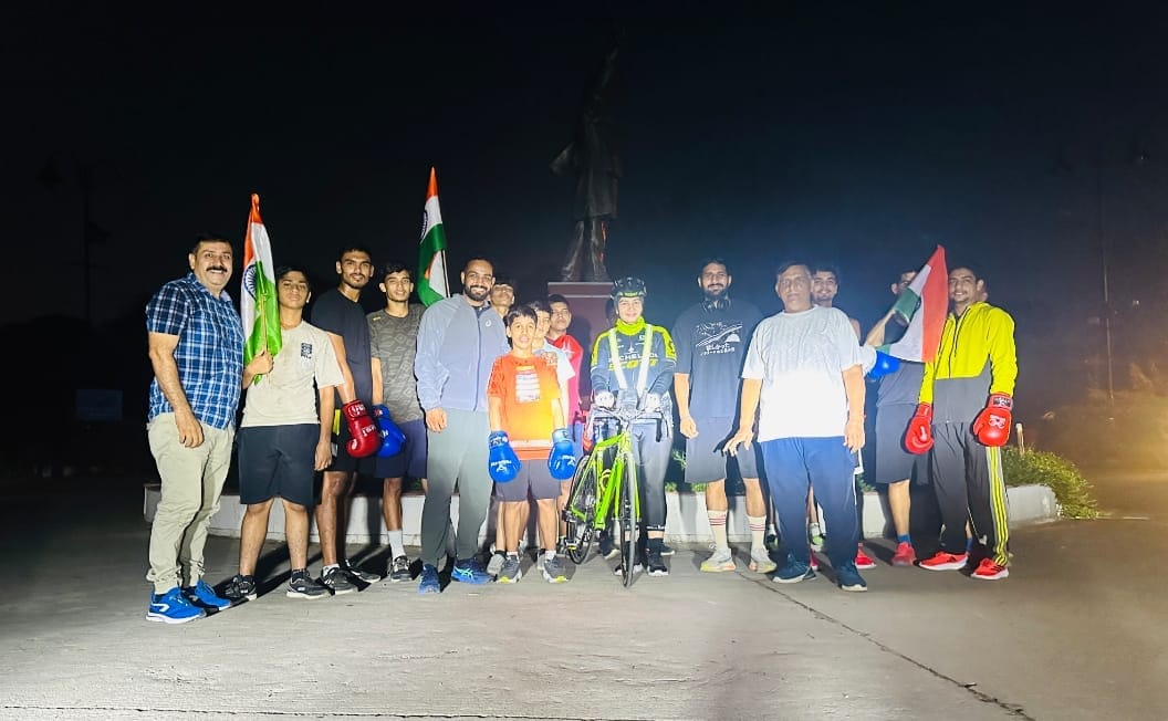 Sweety paid tribute to the martyrs by cycling 106 kilometers