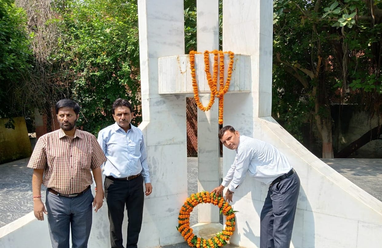 Salute to the immortal martyrs