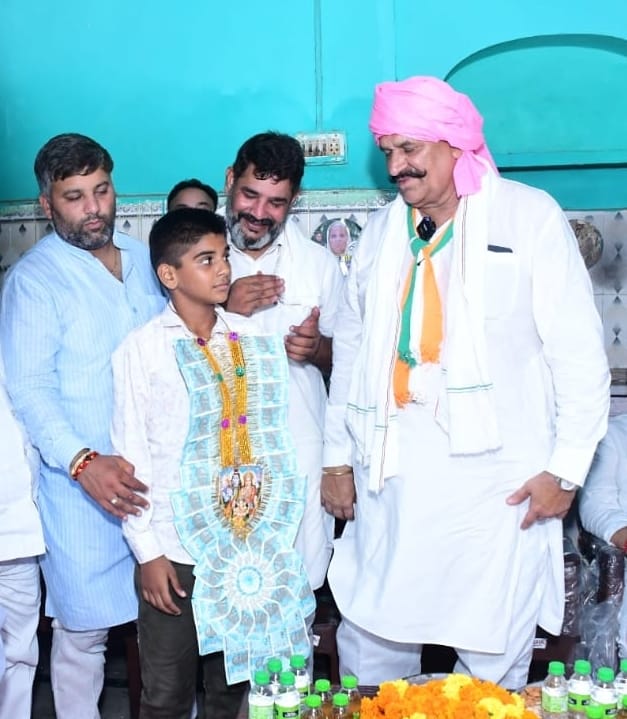 Gold medal winner Yash Yadav welcomed