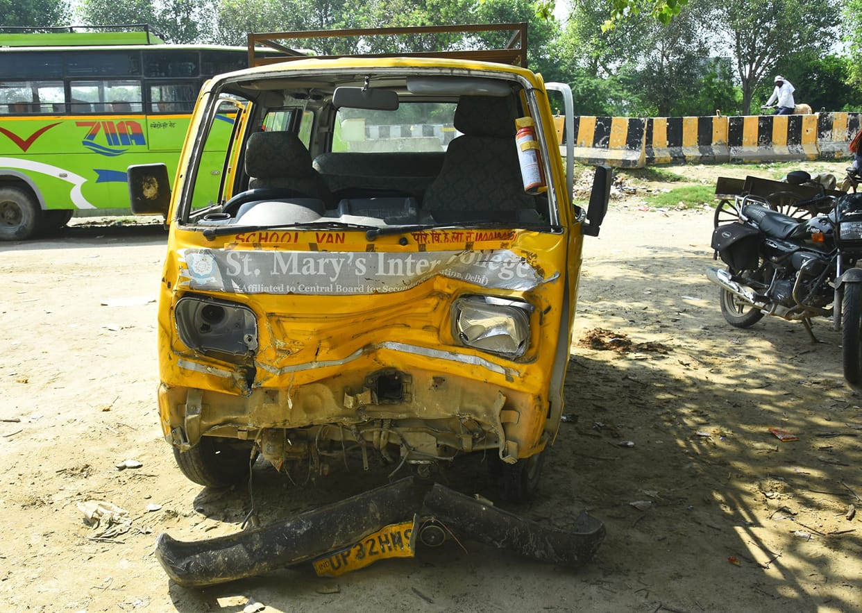 School van hits bicycle and hits shop, eight children injured