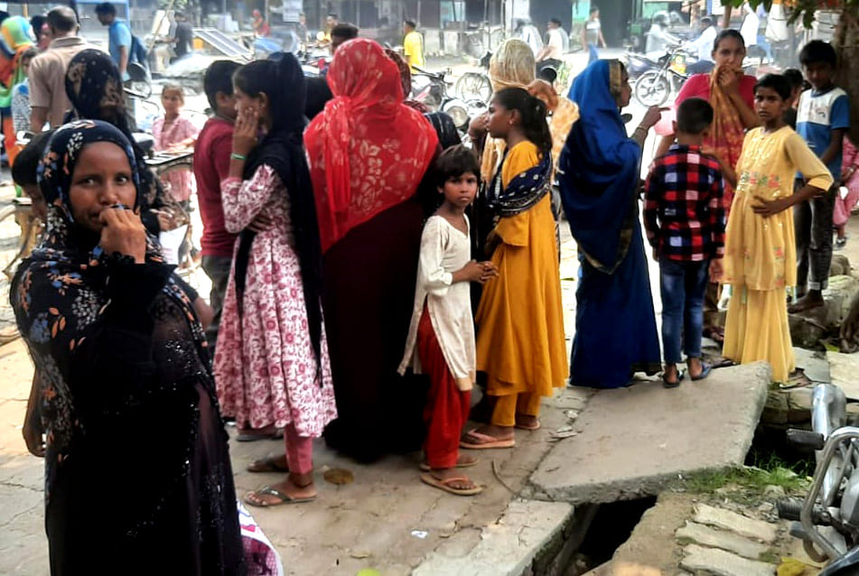 Villagers create ruckus in post office after not receiving form