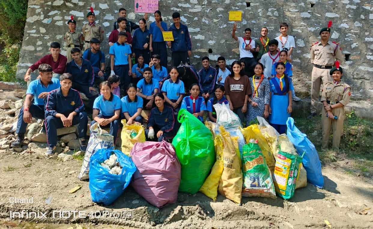 Garbage picked up from the banks of Khadagad ravine in Banjar