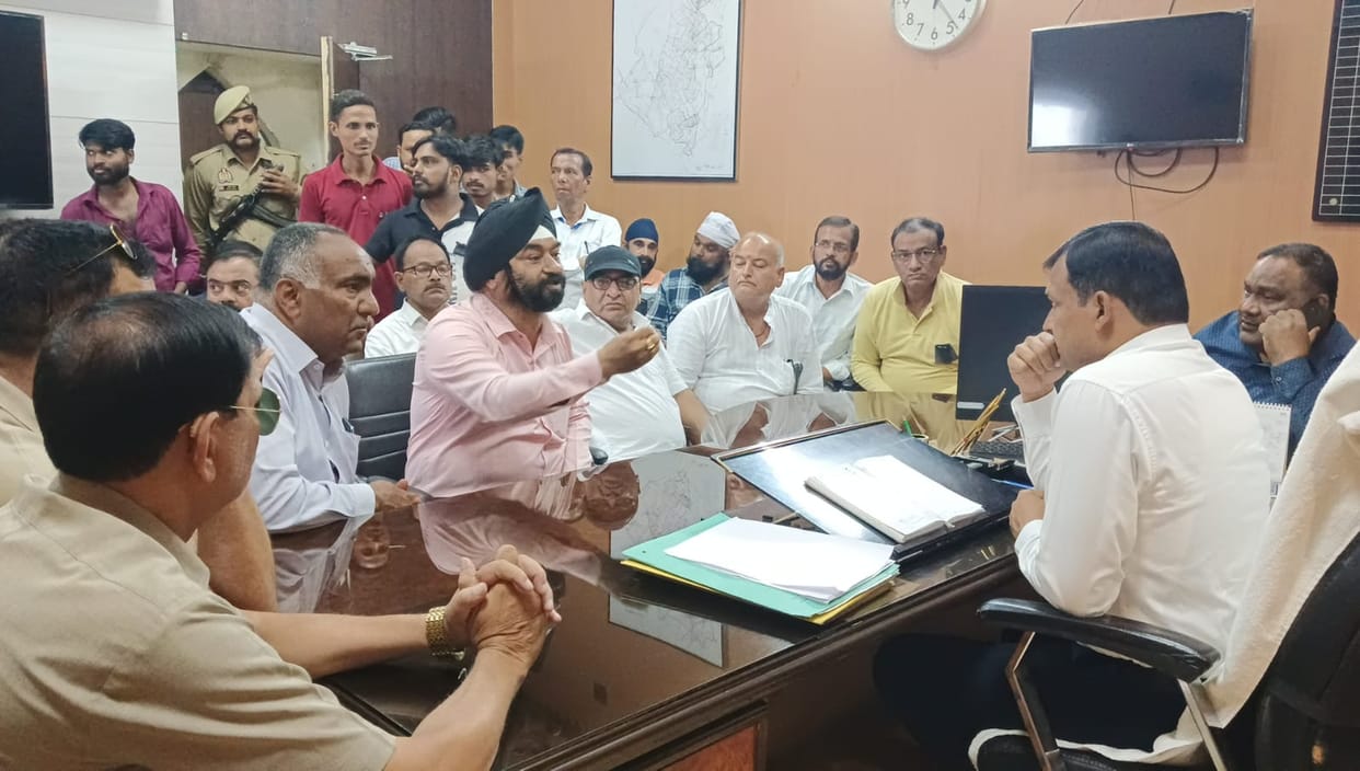 Roads will be repaired from tomorrow, traders' strike postponed on Municipal Commissioner's promise