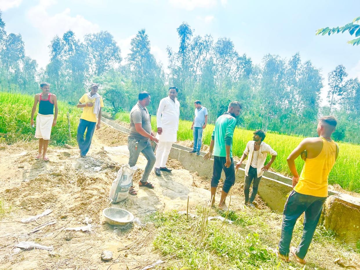 Disturbance in the drain being built at a cost of seven lakhs
