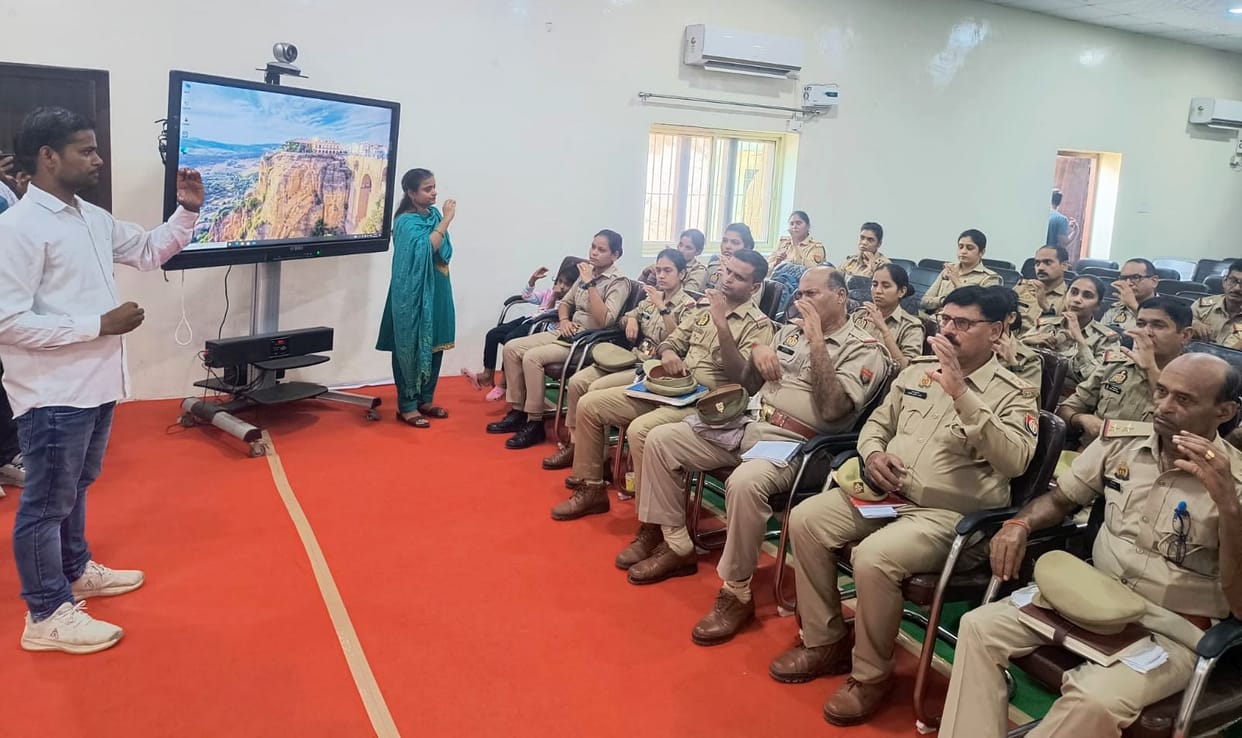 Policemen will talk to the deaf and dumb in sign language