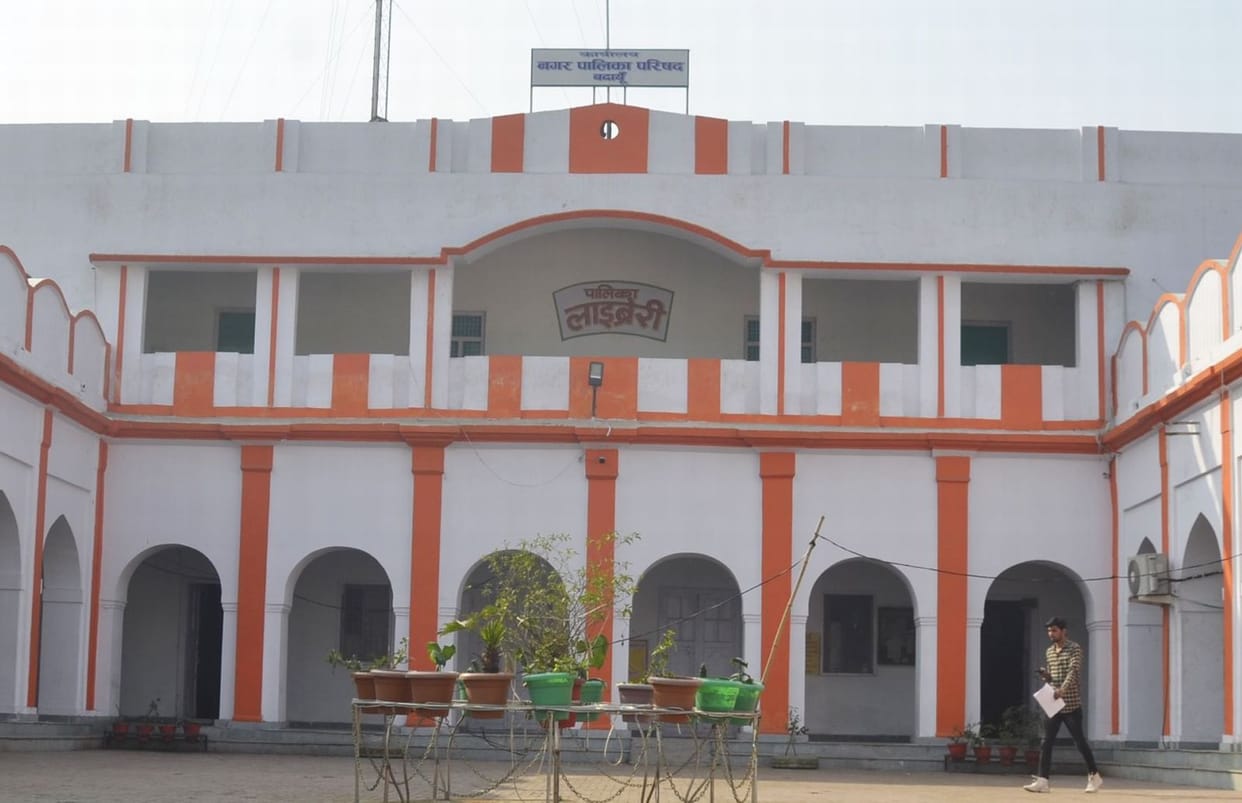Four EOs changed in municipality in 11 months, development work affected
