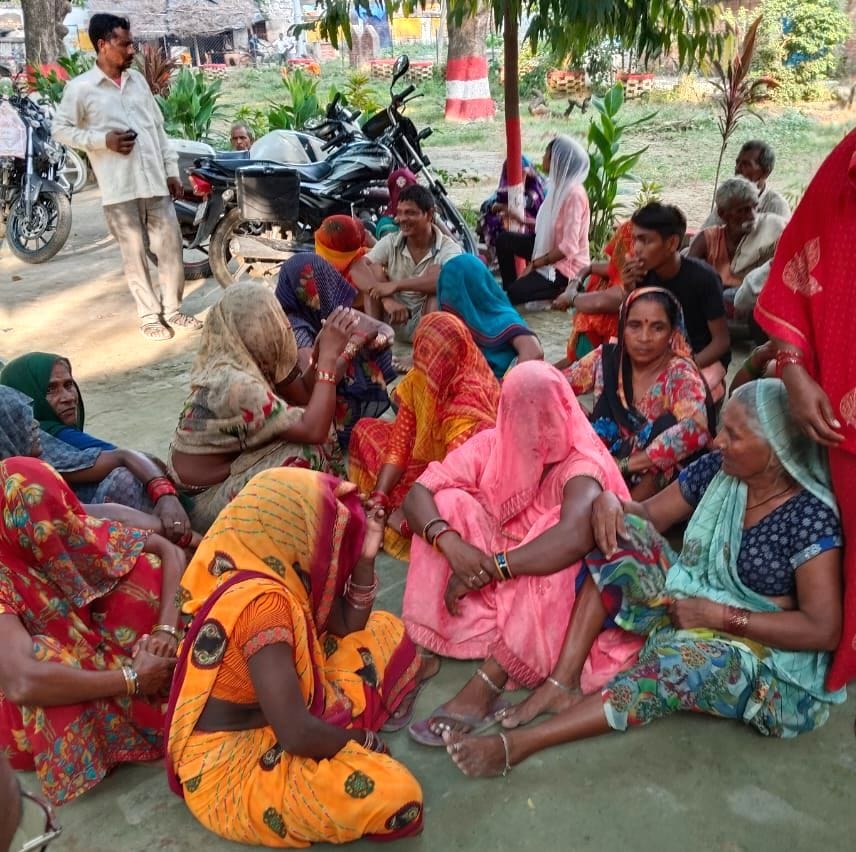 Seven injured with sticks for installing goddess statue on village community land