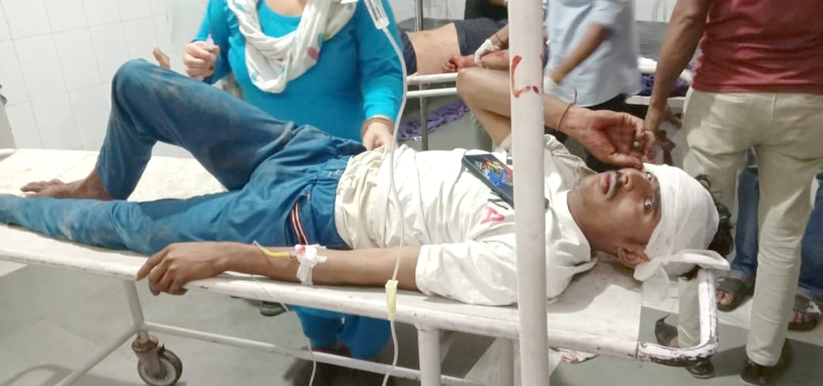 Three youths injured in collision between two bikes