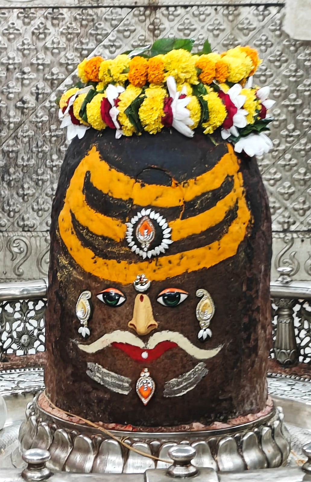 Today's Bhasmarti...Baba Mahakal adorned wearing sandalwood tripund and Rudraksh garland