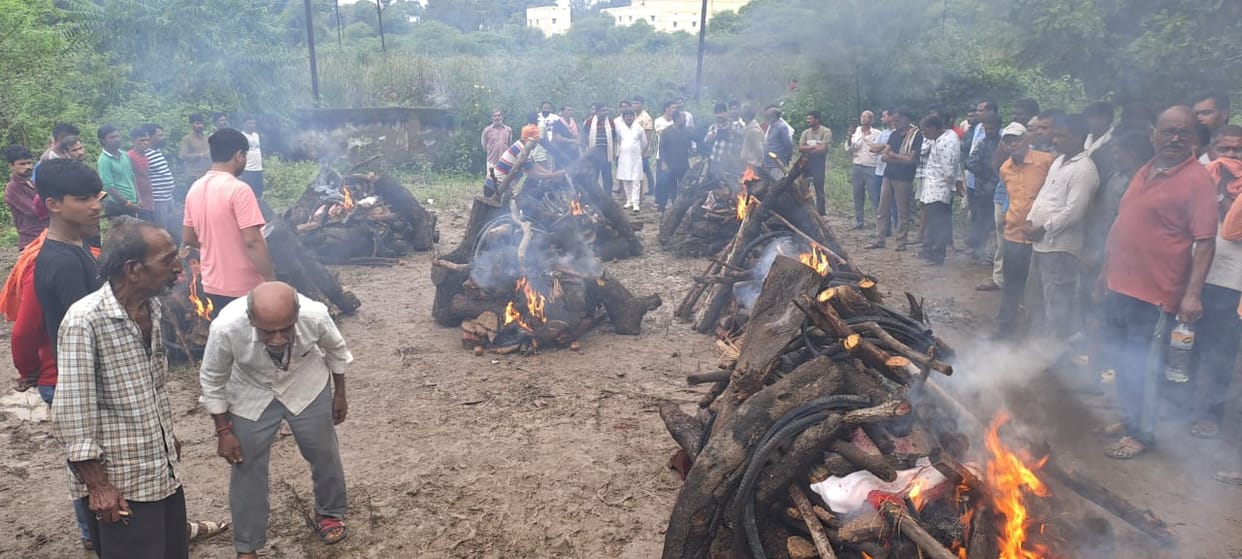 Damoh Truck driver had to go to Narsinghgarh and went to Katni Road under the influence of alcohol