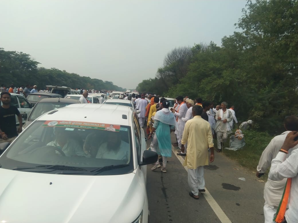 Rohtak-Panipat highway made one-way, traffic jam due to parking space
