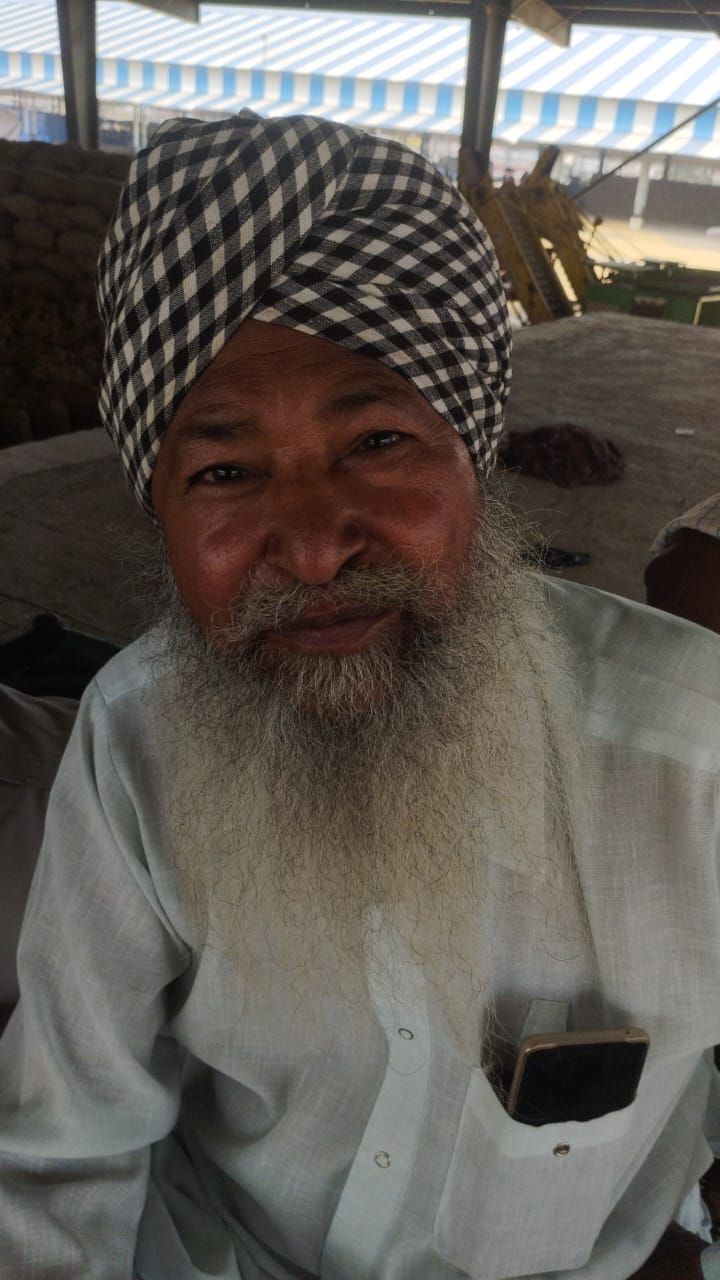 Farmers are demanding speedy payment of compensation along with law on MSP