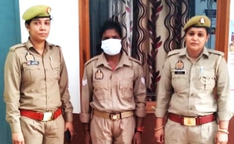 A woman upset with her husband became a fake head constable, arrested