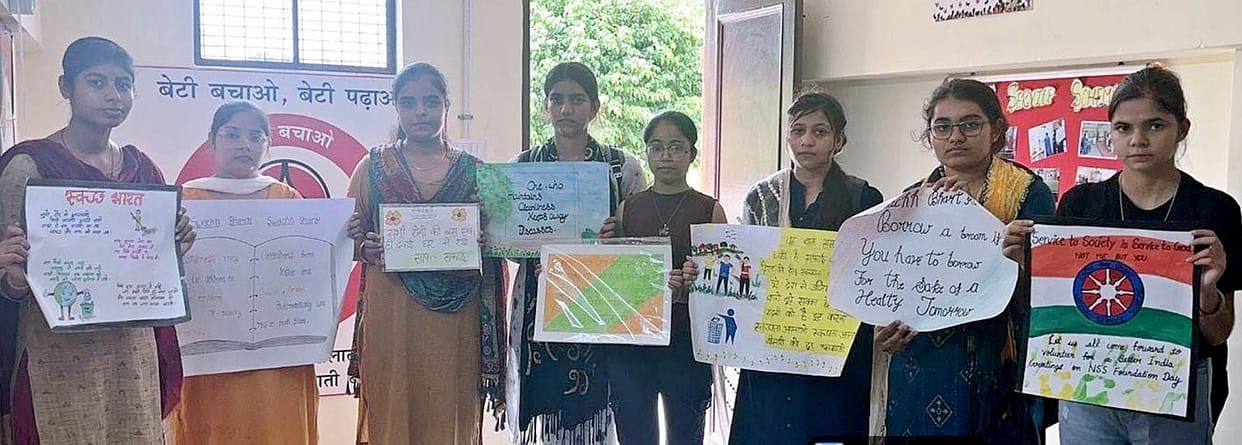 Payal won in slogan writing competition