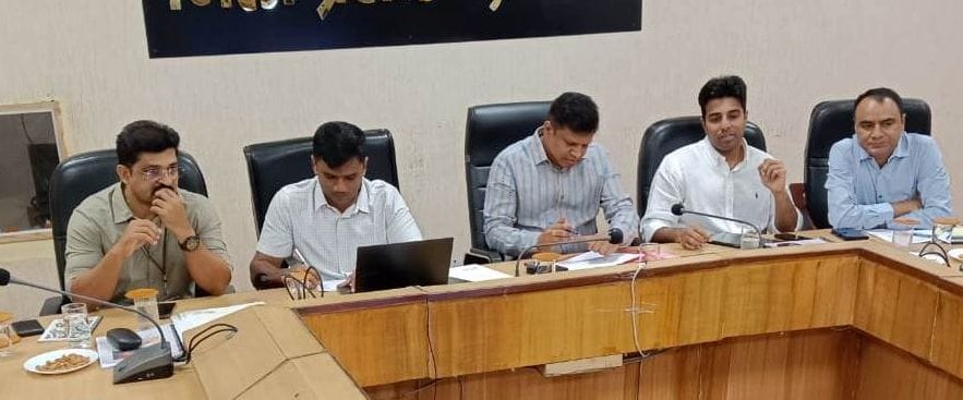Chief Election Commissioner laid emphasis on increasing law and order