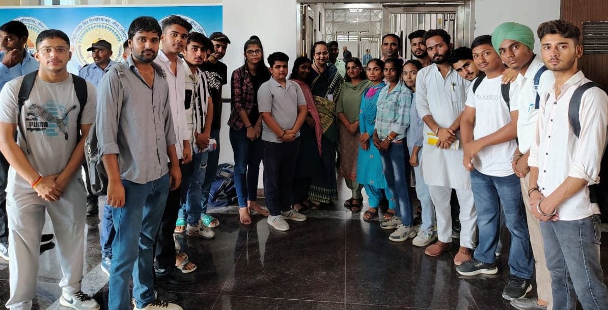 Not getting seat in library even after paying fees, protest