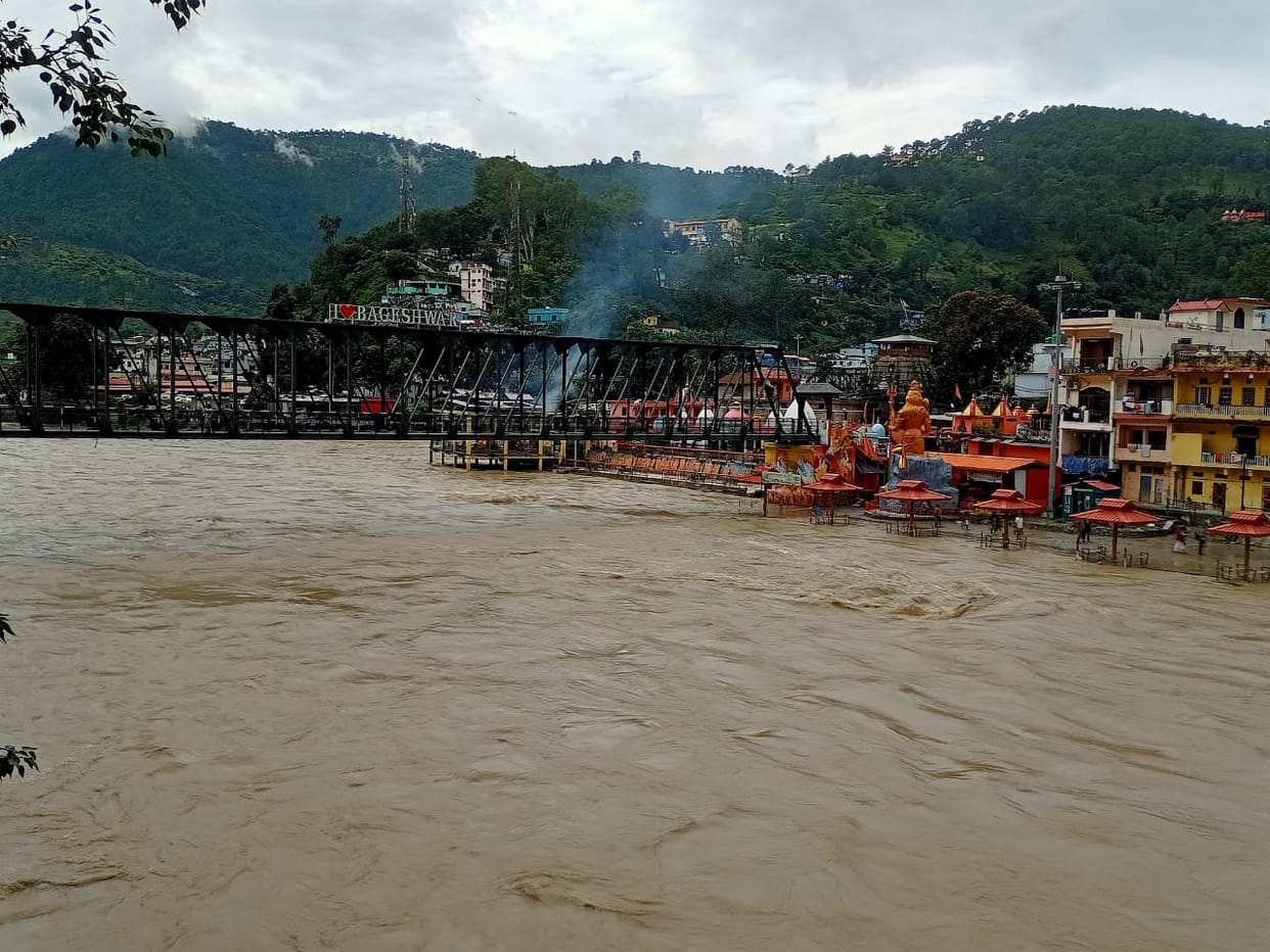 Rain in Bageshwar affects life, traffic disrupted on 11 roads