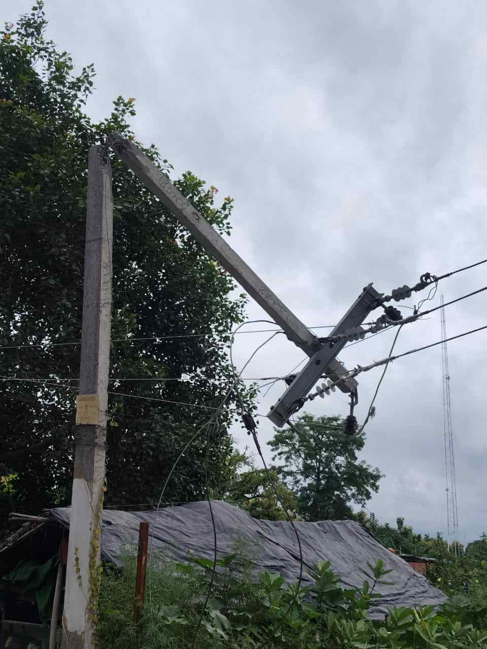 Electricity supply to 150 villages was disrupted for 16 hours due to pole collapse