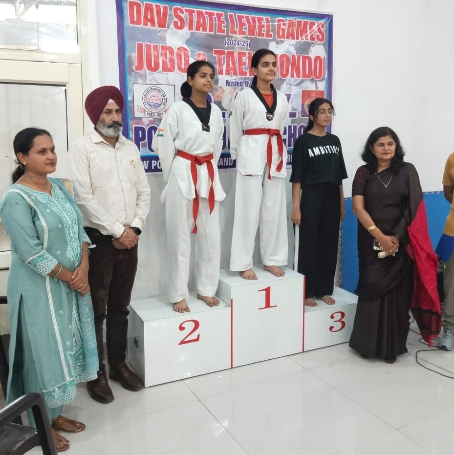 Hasit won gold medal in Taekwondo Under-14