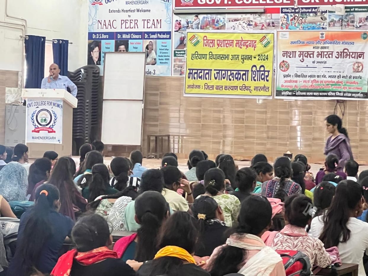 Oath of cooperation in drug prevention administered to girl students