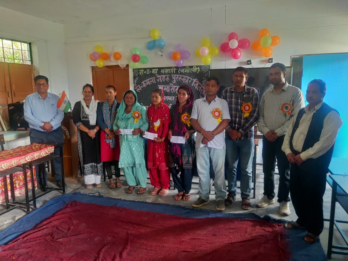 Mothers of meritorious students honored
