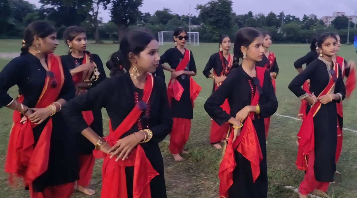 Football competition starts with cultural programs