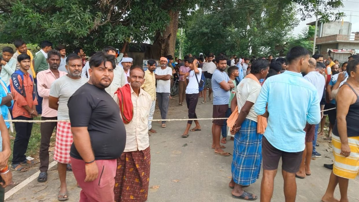 Farmer dies due to pickup collision, traffic jam for three hours
