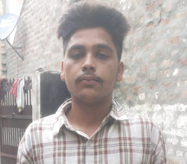 Bike collides with car parked on road, petrol pump worker dies
