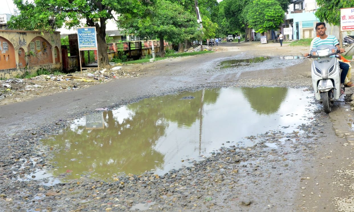 48 lakhs will improve the condition of roads of housing development