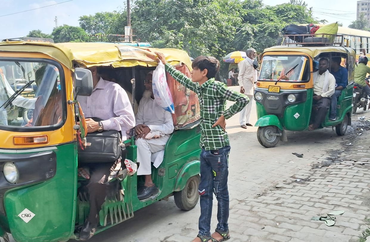 From October 1st, autos without number seen in the city get challan of ten thousand rupees