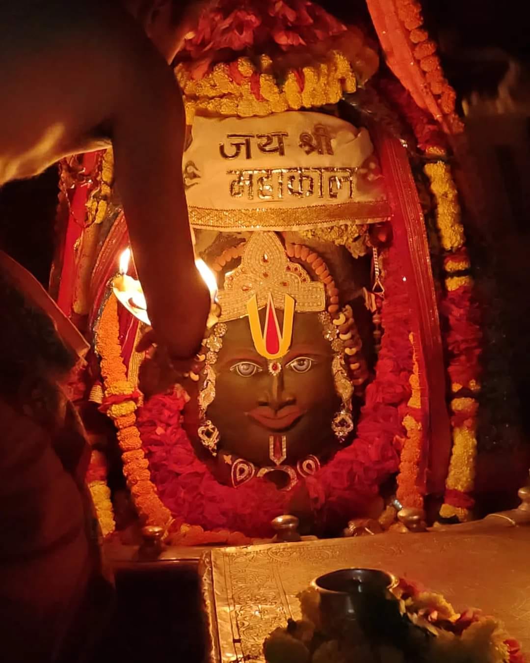 Bhasmarti of Ekadashi...Baba Mahakal decorated with Vaishnav Tilak