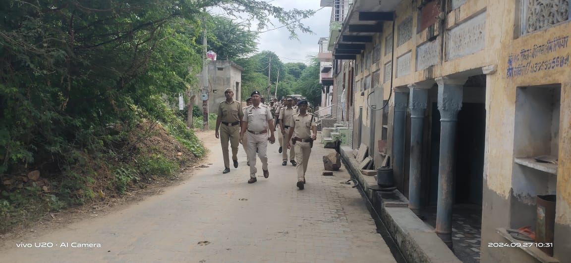 Flag march conducted in Narnaul-Nizampur, vehicles blocked and checked