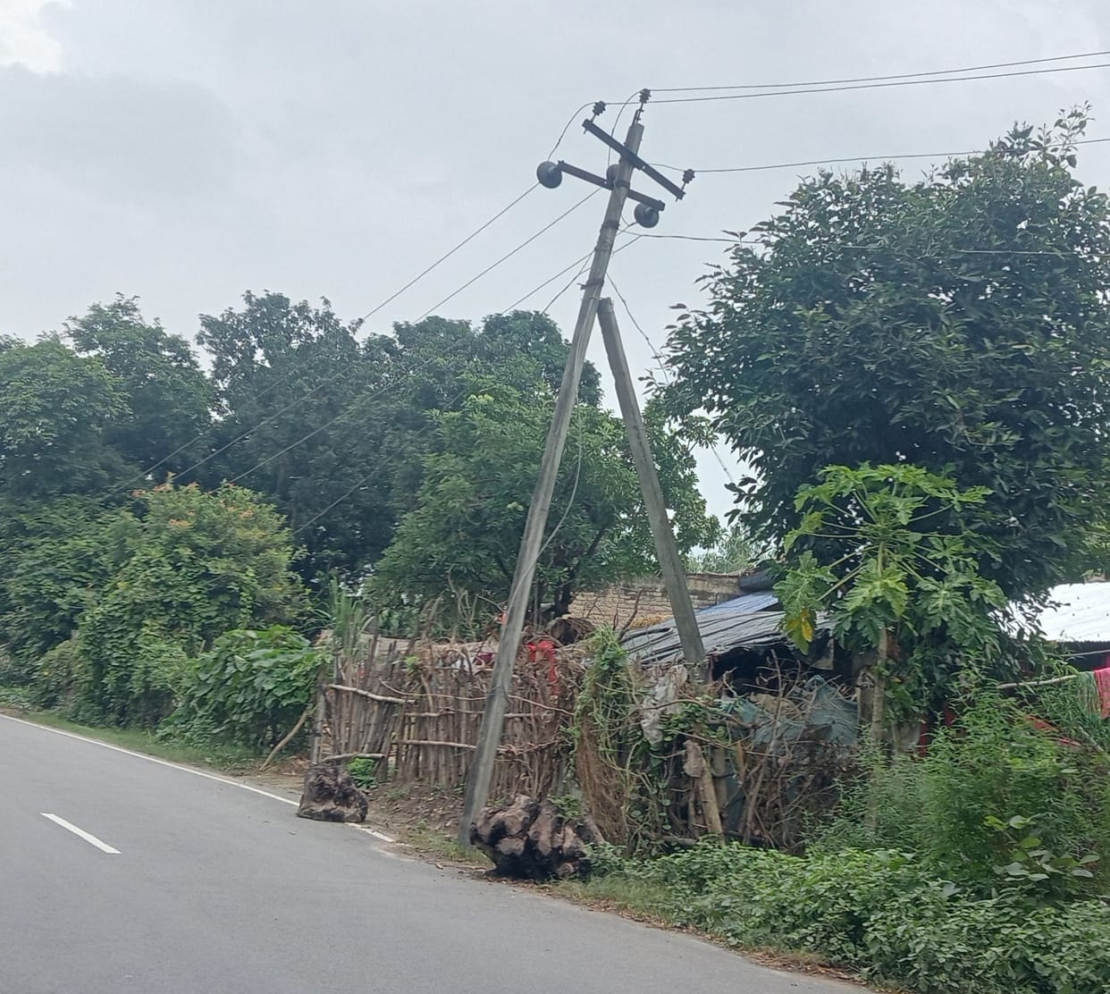400 villages lost electricity due to rain