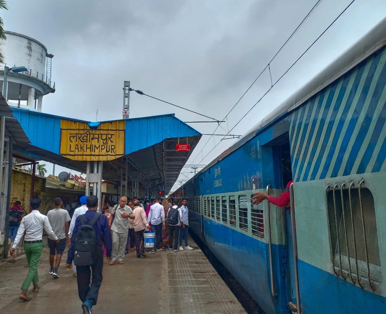 Gorakhpur-Mailani Express reached Lakhimpur two and a half hours late